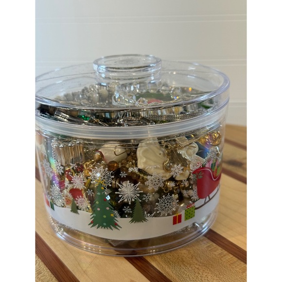 Keep the Christmas Sparkles Sparkling with this themed Mystery Jewelry tub. - Picture 4 of 4
